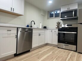 6526 S Elizabeth Way, Unit Basement in Centennial, CO - Building Photo