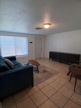6115 Hopkins Dr N in Bradenton, FL - Building Photo - Building Photo