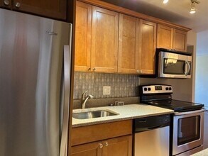 53 Melrose St, Unit 3E in Melrose, MA - Building Photo - Building Photo