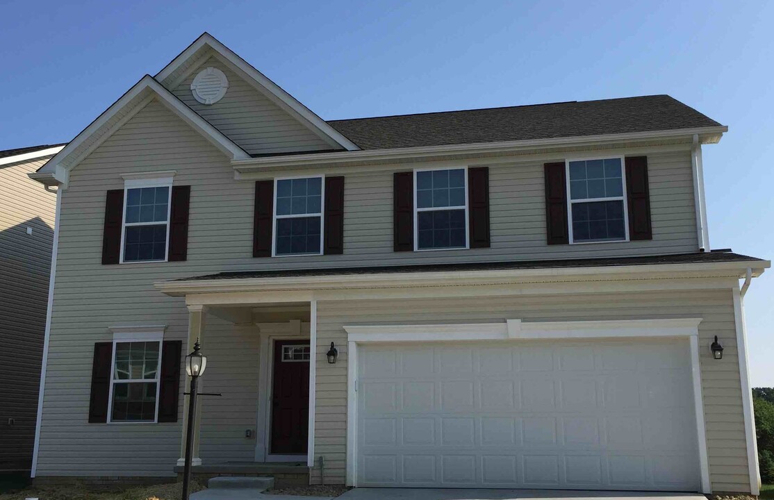 10366 Fox Hollow Cir in Twinsburg, OH - Foto de edificio