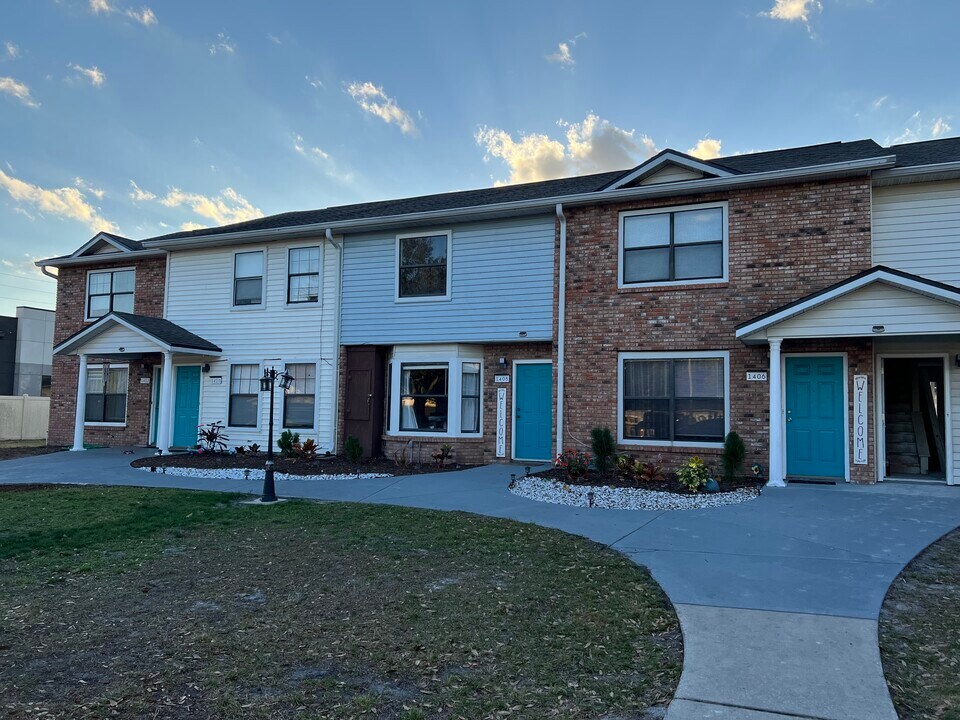 1412 Montana Ave in St. Cloud, FL - Building Photo