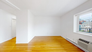 525 Highland Ave, Unit 26 in Malden, MA - Foto de edificio - Building Photo