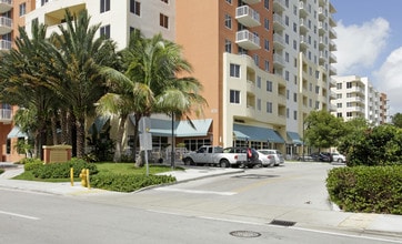 Venture in Aventura, FL - Foto de edificio - Building Photo