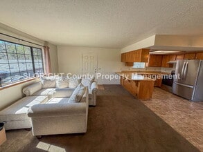 5585 Tunitas Ave in Atascadero, CA - Building Photo - Building Photo