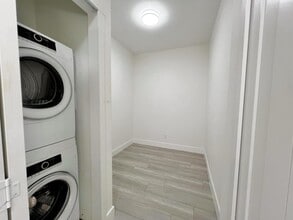 9689-9140 140 St in Surrey, BC - Building Photo - Building Photo