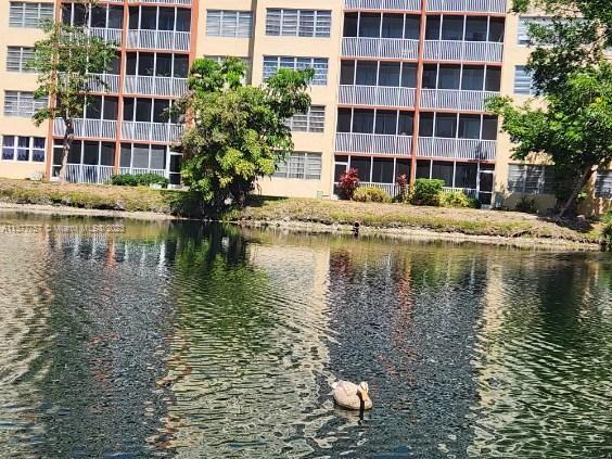 1780 NE 191st St, Unit 409 in Miami, FL - Building Photo