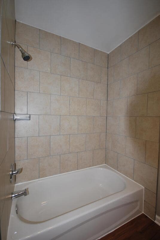1136 E Barrett Ave in Madison Heights, MI - Building Photo - Building Photo