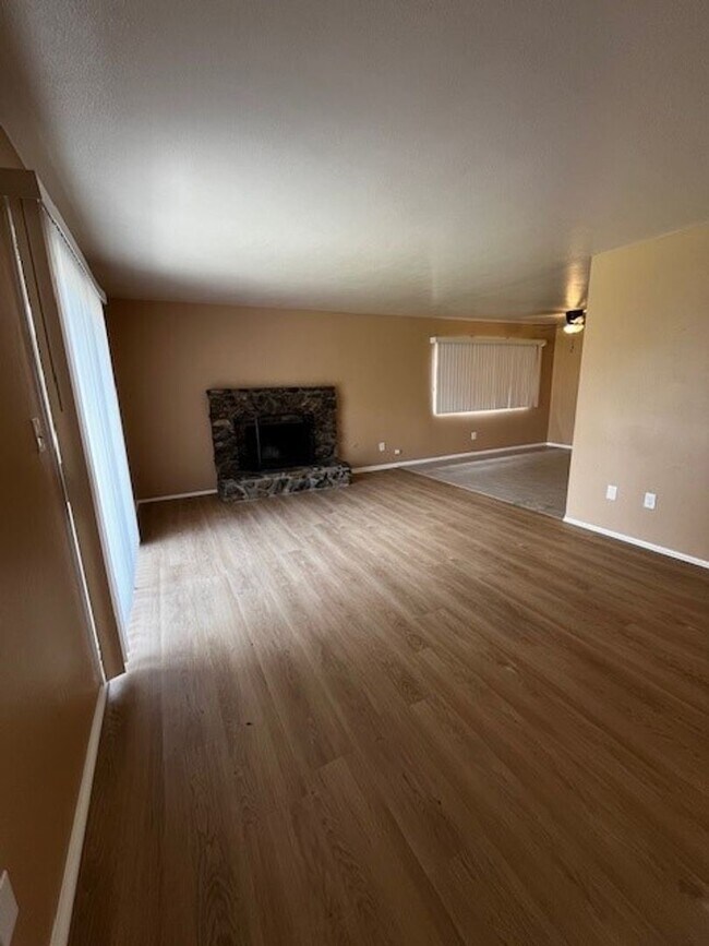4408 Hahn Ave in Bakersfield, CA - Building Photo - Building Photo