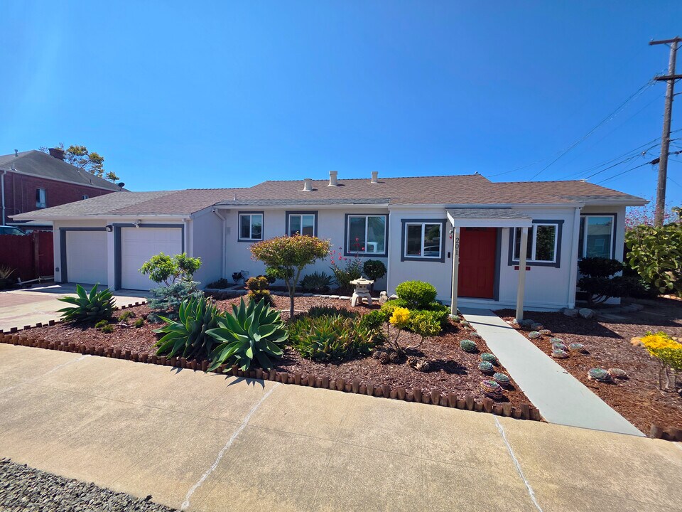 201 S 45th St in Richmond, CA - Building Photo
