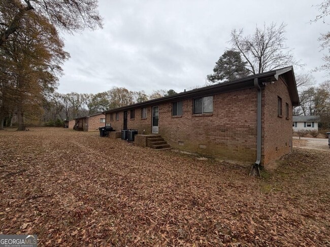 816 Jesters Lake Dr in Jonesboro, GA - Building Photo - Building Photo