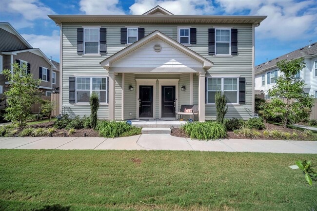1652 Halesworth Ln