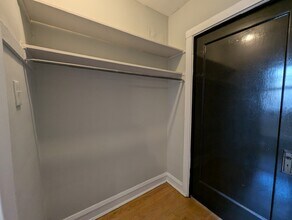 4912 N Hoyne Ave, Unit 2102-1E in Chicago, IL - Building Photo - Building Photo