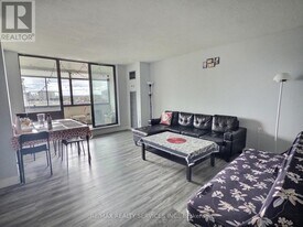 18 Knightsbridge Rd in Brampton, ON - Building Photo