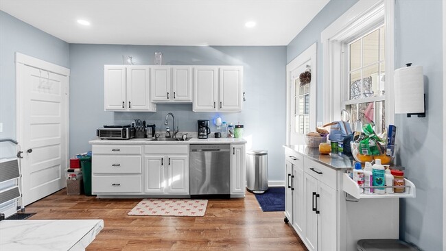 6-8 Crescent St in Northbridge, MA - Building Photo - Building Photo