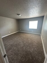 5353 Harvest Mill Dr in West Jordan, UT - Foto de edificio - Building Photo