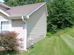 702 Upland Creek Rd in Columbia, MO - Building Photo - Building Photo