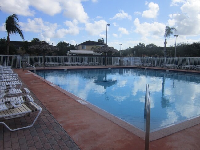 2460 SE 16th Terrace in Homestead, FL - Building Photo - Building Photo