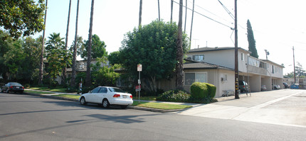 4424 Murietta Ave in Sherman Oaks, CA - Building Photo - Building Photo