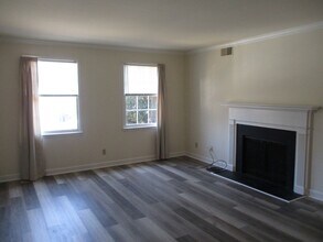344-C Hanover Arms Ct in Winston-Salem, NC - Building Photo - Building Photo