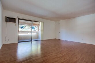 265 Loma Alta Dr in Oceanside, CA - Building Photo - Building Photo