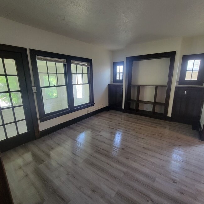property at 2011-13 Pierce St