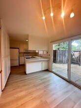 2084 Alta Loma St in Davis, CA - Building Photo - Building Photo