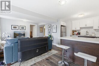 112 Mincing Trl in Brampton, ON - Building Photo - Building Photo