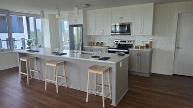 Ballantyne Luxury Apartments in Ottawa, ON - Building Photo - Building Photo