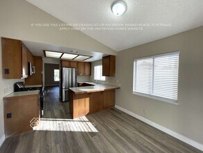3213 Shoreheight St in Las Vegas, NV - Building Photo - Building Photo