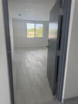 1091 E 17th St in Hialeah, FL - Building Photo