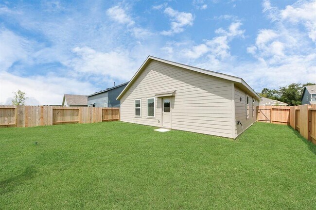 25657 Rose Creek Dr in Cleveland, TX - Building Photo - Building Photo