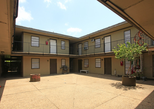 Meadow Breeze in Austin, TX - Foto de edificio - Building Photo