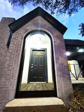 2114 N Elm St in Denton, TX - Building Photo - Building Photo