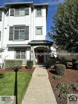 13731 SW Silent Fox Terrace in Sherwood, OR - Building Photo