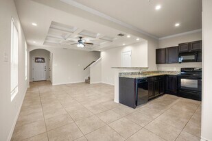 6615 Arancione Ave in San Antonio, TX - Building Photo