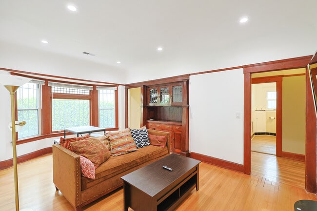 1452 W 29th St in Los Angeles, CA - Foto de edificio - Building Photo