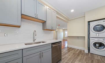 42 Brackett St, Unit 4-3 in Boston, MA - Building Photo - Building Photo