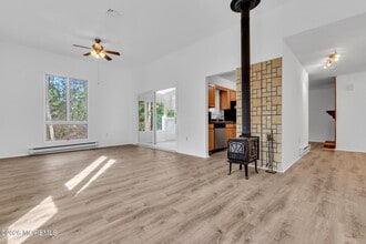 166 E Holly Ln in Little Egg Harbor Township, NJ - Building Photo - Building Photo