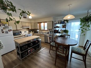 117 Honness Ln in Ithaca, NY - Foto de edificio - Building Photo