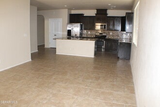 12449 Chamberlain Dr in Horizon City, TX - Building Photo - Building Photo