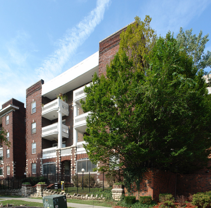 Brechnock in Kansas City, MO - Foto de edificio