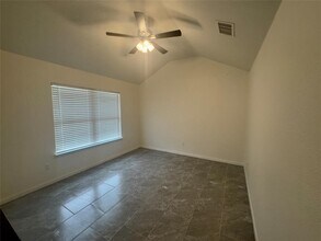 513 W China St in Lockhart, TX - Building Photo - Building Photo