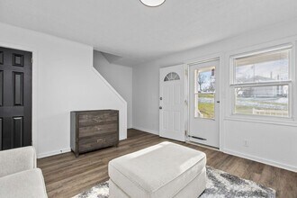 21 Midland Heights Cir in Midland, PA - Building Photo - Building Photo