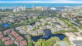 749 Bentwater Cir in Naples, FL - Building Photo