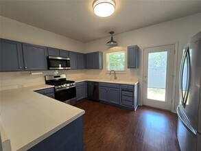 808 N Creek Blvd in Leander, TX - Building Photo - Building Photo