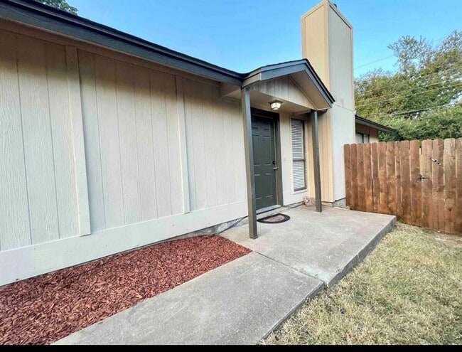 1725 Horseshoe Cir in Round Rock, TX - Building Photo - Building Photo
