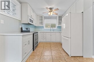 690 Elgin St in Newmarket, ON - Building Photo - Building Photo