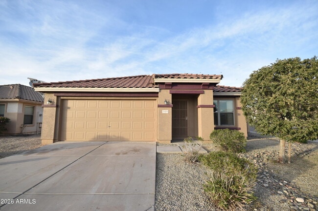 2404 W Roeser Rd in Phoenix, AZ - Building Photo - Building Photo