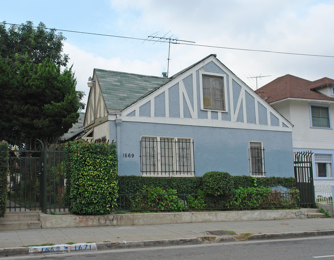 1669 Arlington Ave in Los Angeles, CA - Building Photo - Building Photo