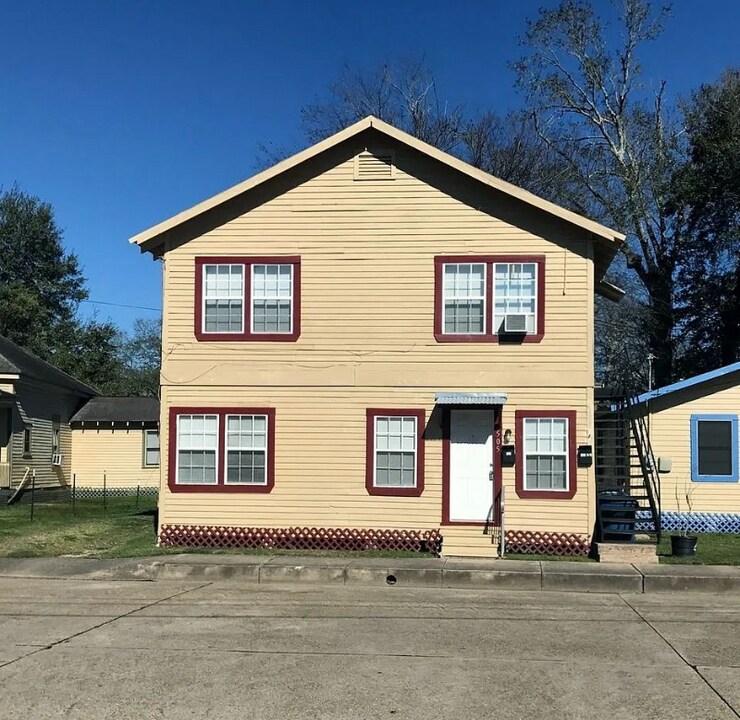 505 E Main St in Lafayette, LA - Foto de edificio